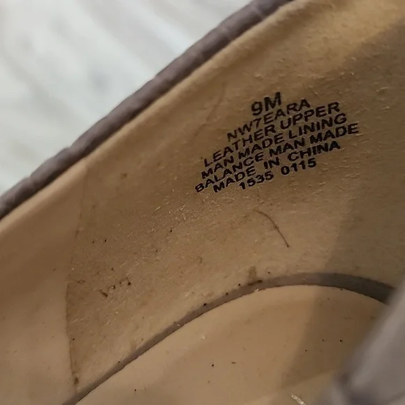 Nine West Womens Gwendle Pointed Toe Grey Pump Croc Embosed Closed Toe Shoes - Picture 8 of 14